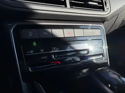 Photo 12 Volkswagen T-cross  1.0 TSI 110 Start/Stop DSG7