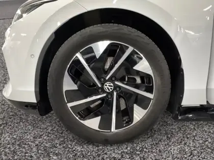 Photo 27 Volkswagen Id.7  Tourer 286 ch Pro