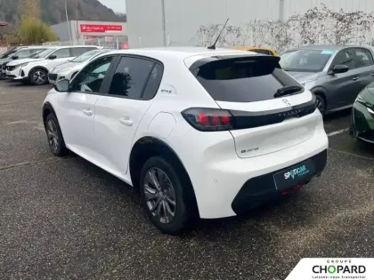 Photo 32 Peugeot 208  Electrique 50 kWh 136ch