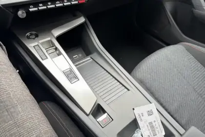 Photo 22 Peugeot 308  SW BlueHDi 130ch S&S EAT8