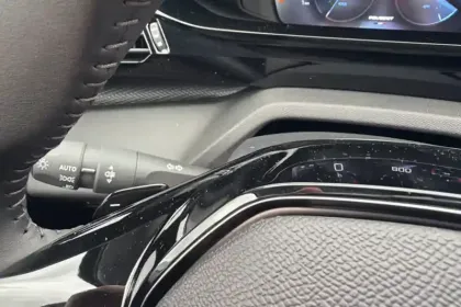 Photo 20 Peugeot 308  SW BlueHDi 130ch S&S EAT8