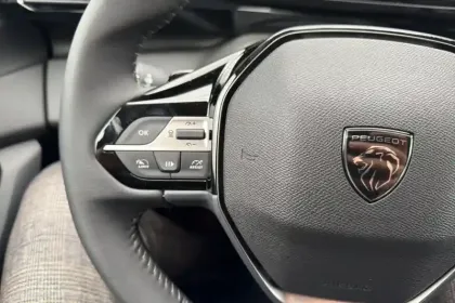Photo 18 Peugeot 308  SW BlueHDi 130ch S&S EAT8