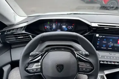 Photo 16 Peugeot 308  SW BlueHDi 130ch S&S EAT8