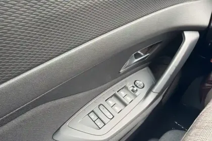 Photo 21 Peugeot 308  SW BlueHDi 130ch S&S EAT8