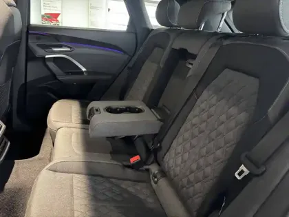 Photo 10 Audi Q5  e-hybrid 299 ch S tronic 7 Quattro