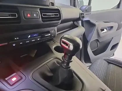 Photo 13 Peugeot Rifter  Standard BlueHDi 130 S&S BVM6