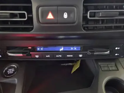 Photo 24 Peugeot Rifter  Standard BlueHDi 130 S&S BVM6