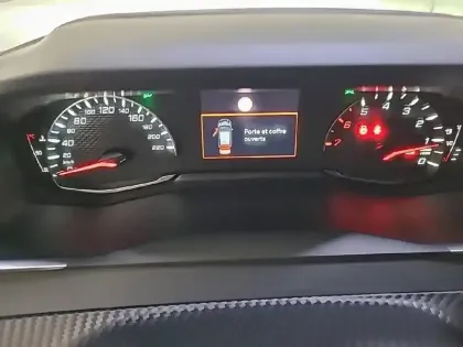 Photo 9 Peugeot 208  PureTech 100 S&S BVM6