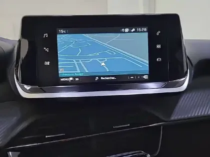 Photo 18 Peugeot 208  PureTech 100 S&S BVM6