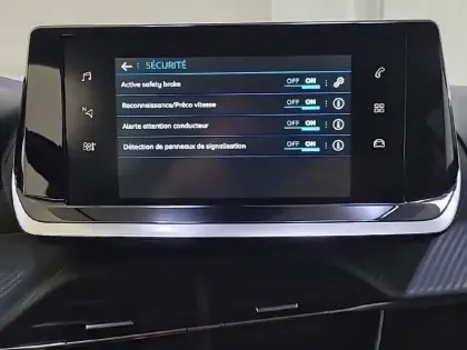 Photo 21 Peugeot 208  PureTech 100 S&S BVM6