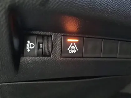 Photo 28 Peugeot 208  PureTech 100 S&S BVM6