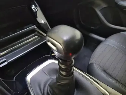 Photo 13 Peugeot 208  PureTech 100 S&S BVM6