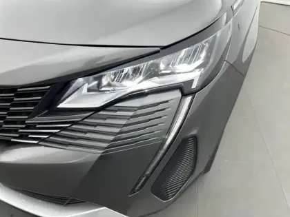 Photo 46 Peugeot 3008  Hybrid 225 e-EAT8