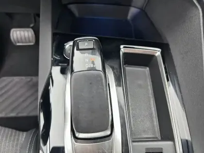 Photo 13 Peugeot 3008  Hybrid 225 e-EAT8