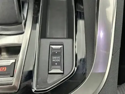 Photo 53 Peugeot 3008  Hybrid 225 e-EAT8