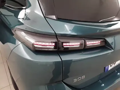 Photo 16 Peugeot 308  SW PureTech 130ch S&S EAT8