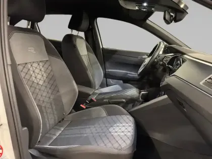 Photo 10 Volkswagen Taigo  1.0 TSI 110 DSG7