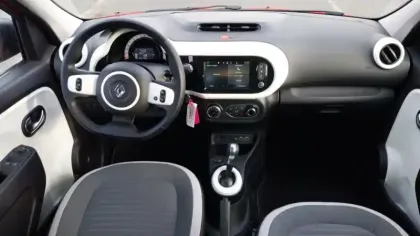 Photo 29 Renault Twingo  III E-Tech