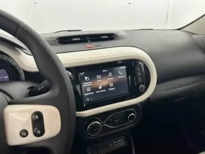 Photo 41 Renault Twingo  III E-Tech