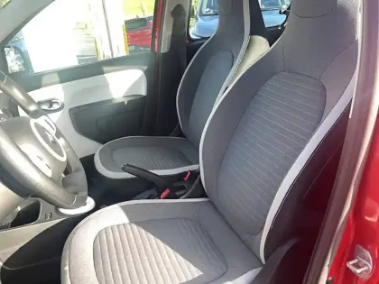 Photo 7 Renault Twingo  III E-Tech