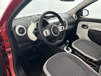 Photo 39 Renault Twingo  III E-Tech