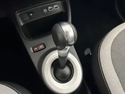 Photo 42 Renault Twingo  III E-Tech