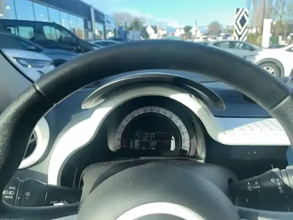 Photo 14 Renault Twingo  III E-Tech