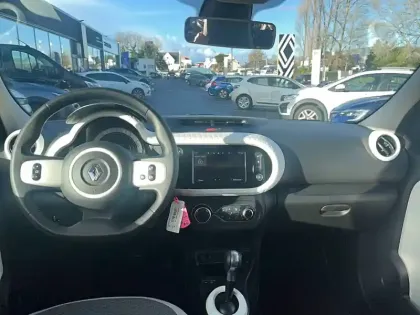 Photo 8 Renault Twingo  III E-Tech