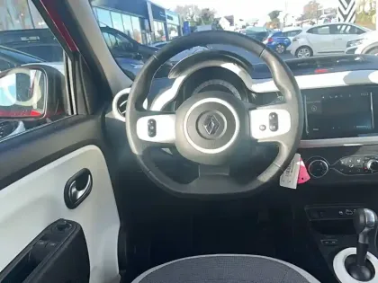 Photo 19 Renault Twingo  III E-Tech