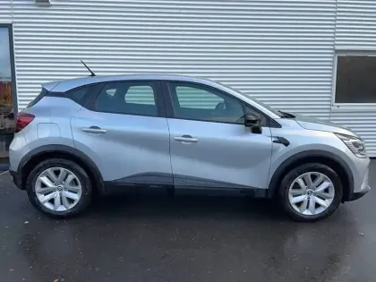 Photo 15 Renault Captur  E-Tech full hybrid 145