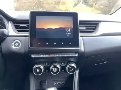 Photo 21 Renault Captur  E-Tech full hybrid 145