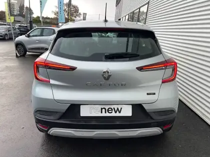 Photo 13 Renault Captur  E-Tech full hybrid 145