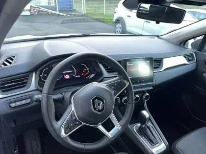 Photo 9 Renault Captur  E-Tech full hybrid 145