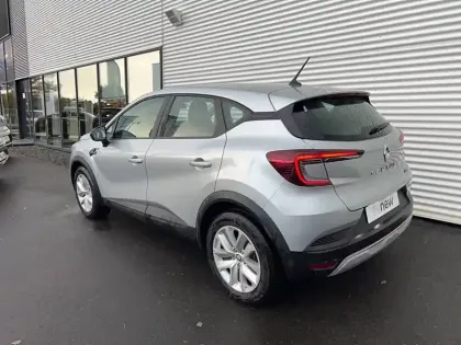 Photo 12 Renault Captur  E-Tech full hybrid 145