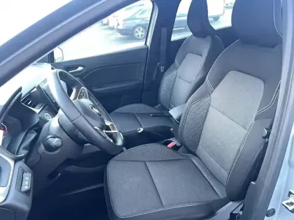 Photo 8 Renault Captur  E-Tech full hybrid 145