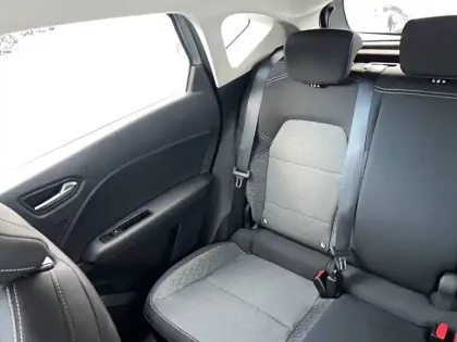 Photo 25 Renault Captur  E-Tech full hybrid 145