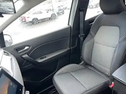 Photo 23 Renault Captur  E-Tech full hybrid 145