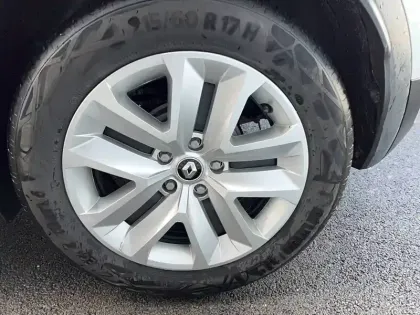 Photo 28 Renault Captur  E-Tech full hybrid 145