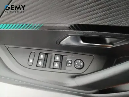 Photo 11 Peugeot 2008  PureTech 130 S&S EAT8