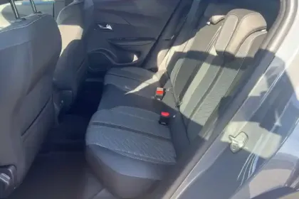 Photo 18 Peugeot 2008  Hybrid 145 e-DCS6