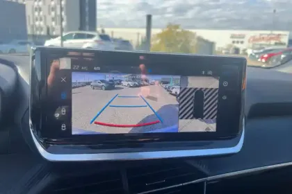 Photo 12 Peugeot 2008  Hybrid 145 e-DCS6