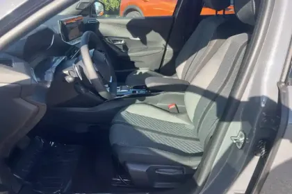 Photo 8 Peugeot 2008  Hybrid 145 e-DCS6