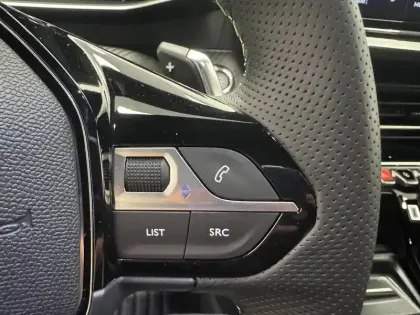 Photo 21 Peugeot 2008  Hybrid 145 e-DCS6