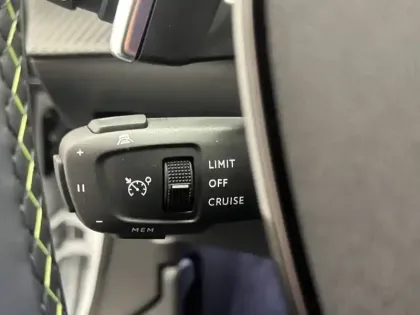 Photo 23 Peugeot 2008  Hybrid 145 e-DCS6