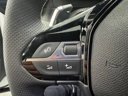 Photo 22 Peugeot 2008  Hybrid 145 e-DCS6