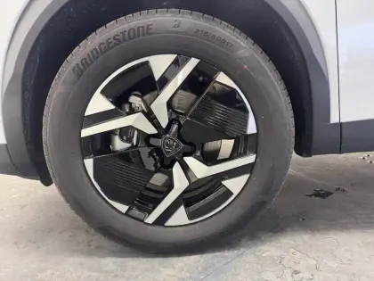 Photo 7 Peugeot 2008  Hybrid 145 e-DCS6