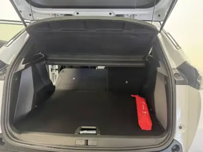 Photo 9 Peugeot 2008  Hybrid 145 e-DCS6