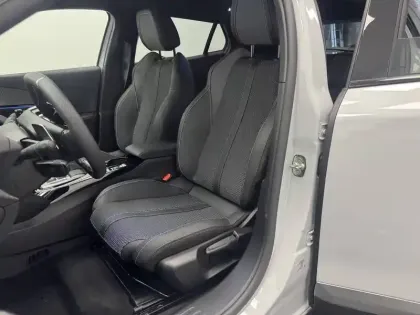 Photo 12 Peugeot 2008  Hybrid 145 e-DCS6