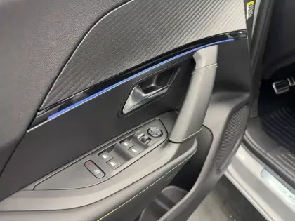 Photo 17 Peugeot 2008  Hybrid 145 e-DCS6