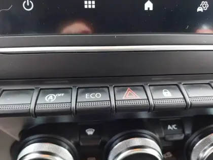 Photo 26 Renault Captur  TCe 90 - 21